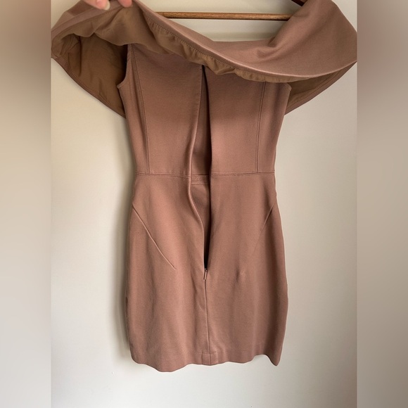 Babaton Aritzia Off-Shoulder Dress – Minimalist Taupe Cocktail Style Mini - Picture 4 of 6